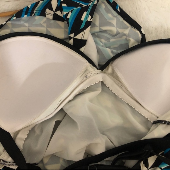 Womens Blue, Black, White Swimsuit. Size 18. By: Cactus. Like New. - Picture 8 of 9